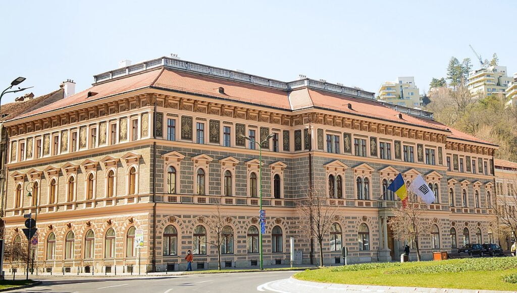 1200px-Poza_rectorat