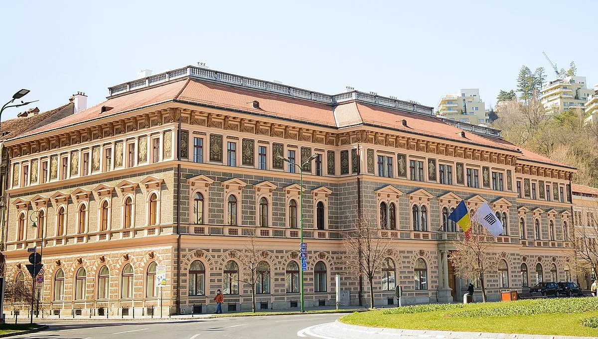 Ce universitate din România oferă o lună de cazare gratuită pentru pentru studenții vaccinați?