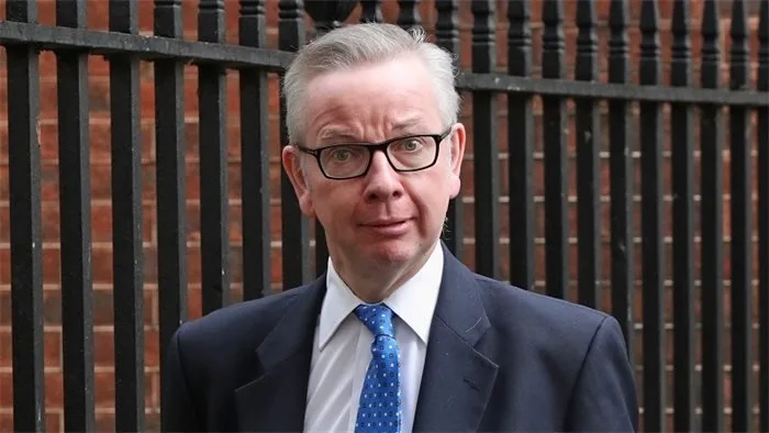 Lucrați de acasă „dacă puteți”, spune Michael Gove