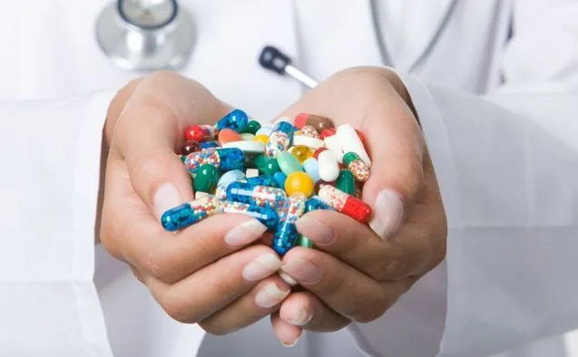 Medicamentul Favipiravir, folosit în tratarea COVID, ar putea fi folosit în ambulatoriu, cu recomandare medicală