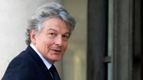 Sectorul turistic din Uniunea Europeană (UE) a pierdut aproape două milioane de înnoptări de la începutul lunii ianuarie din cauza absenţei chinezilor, iar aceasta presupune un cost de un miliard de euro pe lună, a declarat, luni, comisarul european pentru piaţa internă, Thierry Breton, citat de EFE.  Într-un interviu acordat BFMTV, Breton a semnalat că „se înregistrează o încetinire importantă a economiei mondiale”, din cauza epidemiei de coronavirus, ţinând cont de importanţa pe care o are China.  Acest impact se resimte în cazul lanţurilor de aprovizionare ale multor companii care depind de produse fabricate în China, dar şi în turism, deoarece chinezii nu mai călătoresc.  Comisarul francez a precizat că, din acest motiv, au fost cu două milioane de înnoptări mai puţine în cele 27 de state ale UE, începând din ianuarie, şi asta înseamnă o reducere a veniturilor cu un miliard de euro pe lună