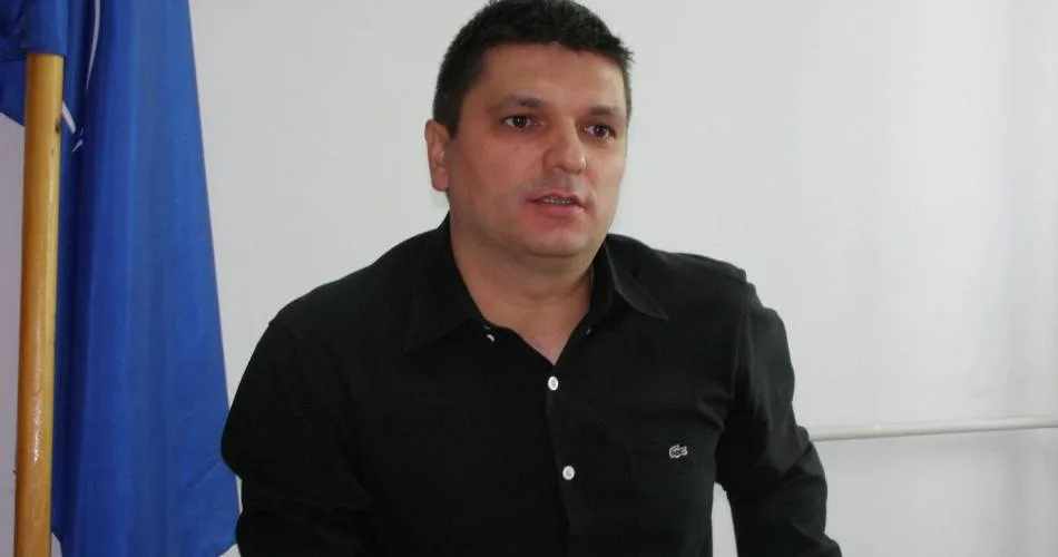 Degajarea liniei ferate pe care au deraiat mai multe vagoane