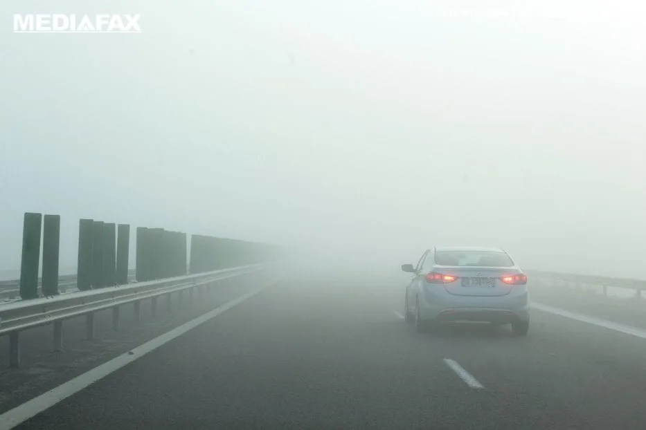 Cod galben de ceaţă şi vizibilitate redusă în nouă judeţe, luni după-amiaza