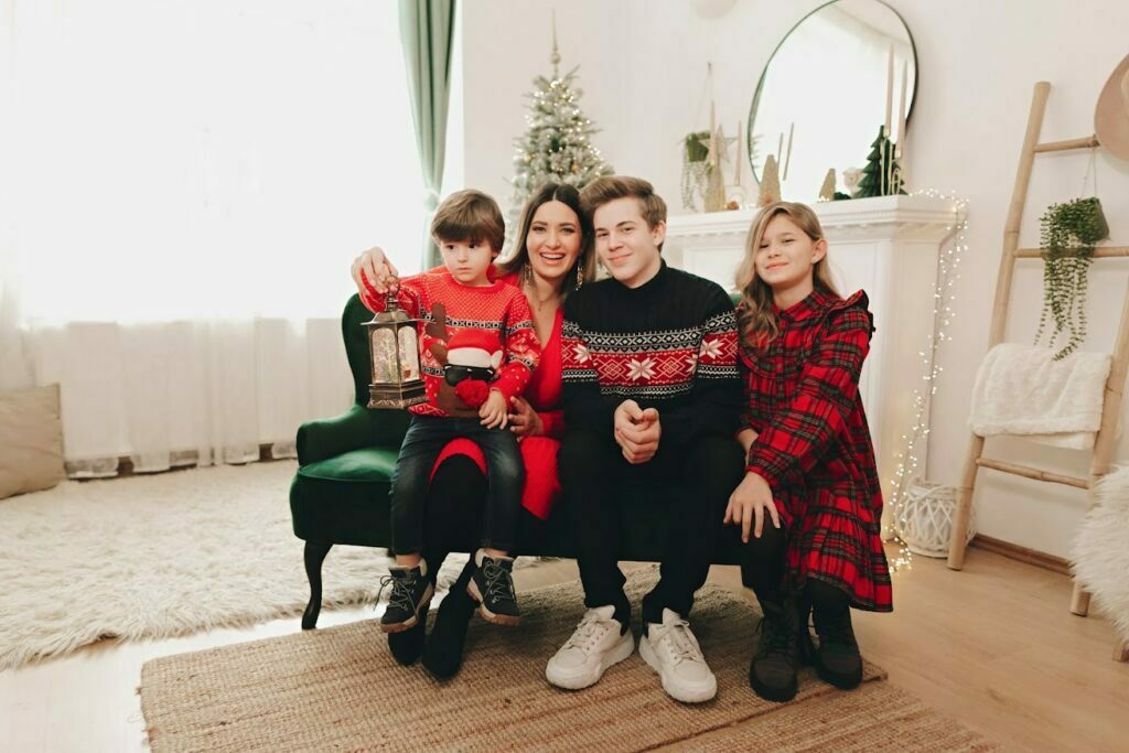 Ela-Craciun-si-familia-by-Elena-Corbu