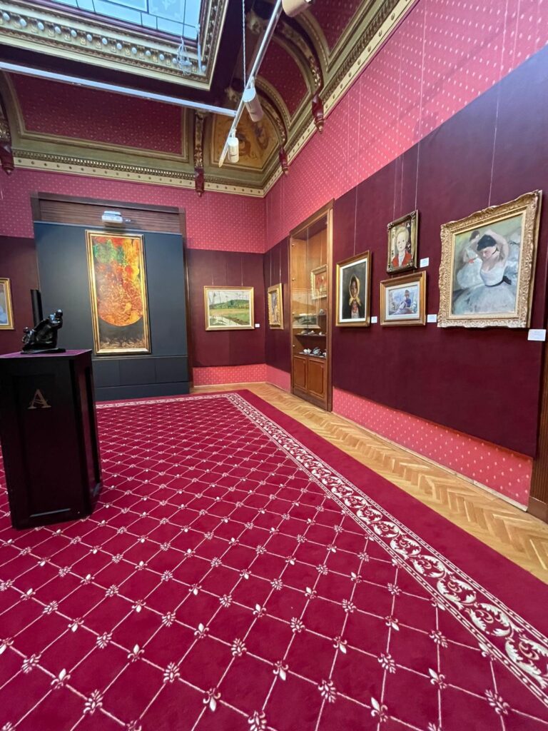 Expozitia-Licitatiei-de-Primavara-la-Palatul-Cesianu-Racovita