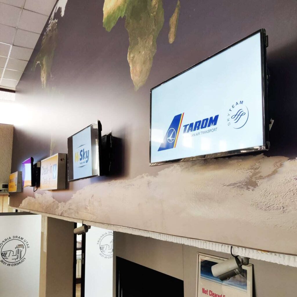Foto-4-Comunicarea-cu-pasagerii-se-realizează-prin-intermediul-ecranelor-Foto-Aeroportul-Internațional-Satu-Mare