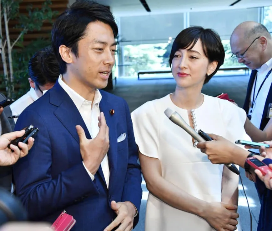 Ministrul japonez al Mediului, Shinjiro Koizumi intenţionează să-şi ia concediu de paternitate