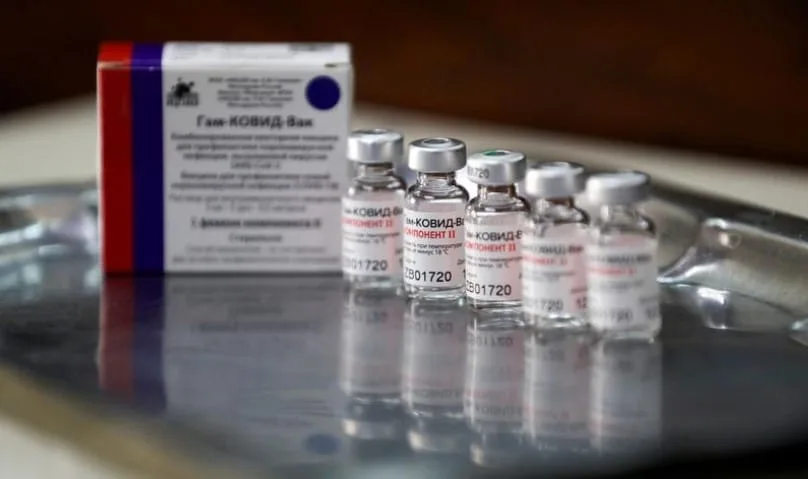 Vaccinul Sputnik V al Rusiei, cu eficiență 91,6%, reiese în studiile din faza 3