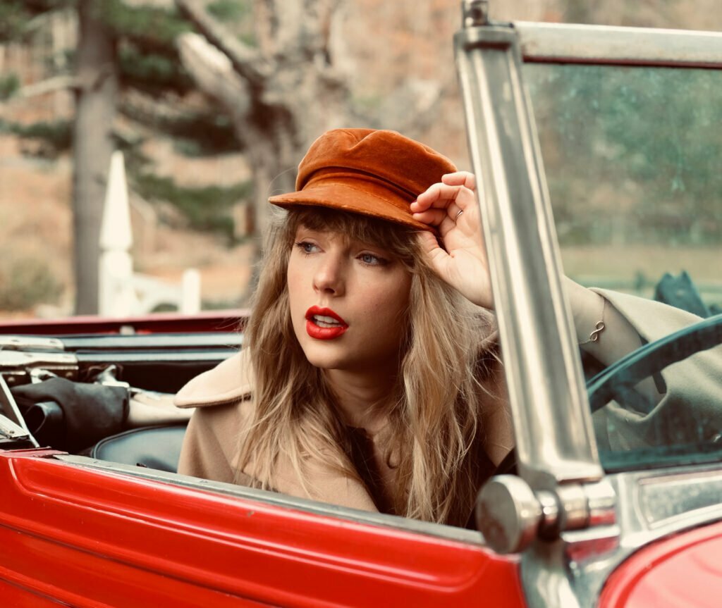 Taylor-Swift-lanseaza-albumul-Red-Taylors-Version