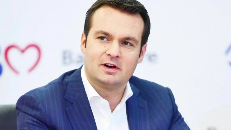 50.000 de pachete cu materiale sanitare, distribuite familiilor nevoiaşe din Baia Mare