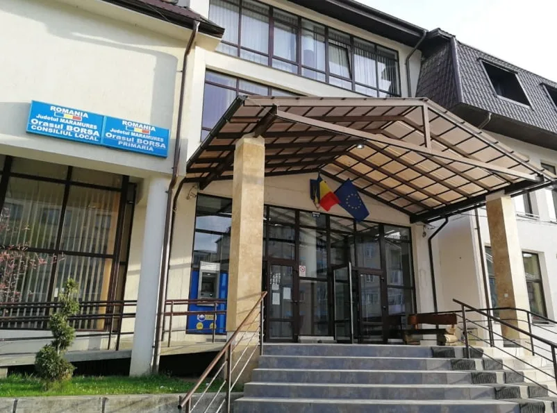 Primăria din Borşa, suspendată de magistraţi