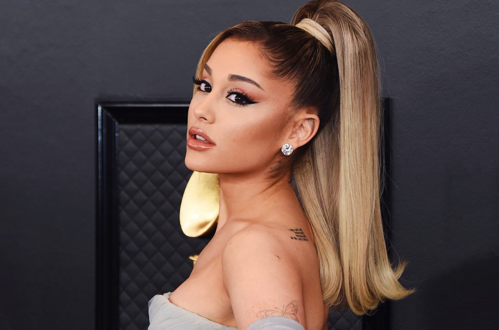 Ariana Grande se confruntă cu vedetele de pe Tik Tok pentru petrecerile din timpul pandemiei