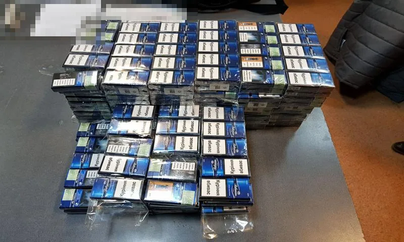 Patru suspecţi de contrabandă cu ţigări au fost reţinuţi în Constanta