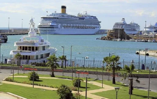 Peste 3.700 de persoane se află în carantină la bordul unei nave de croazieră