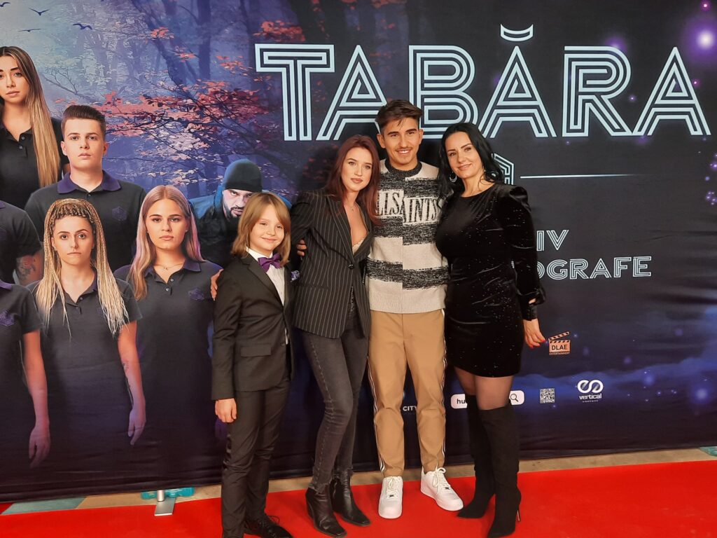 david-ioana-ignat-sebastian-dobrincu-si-mama-lor