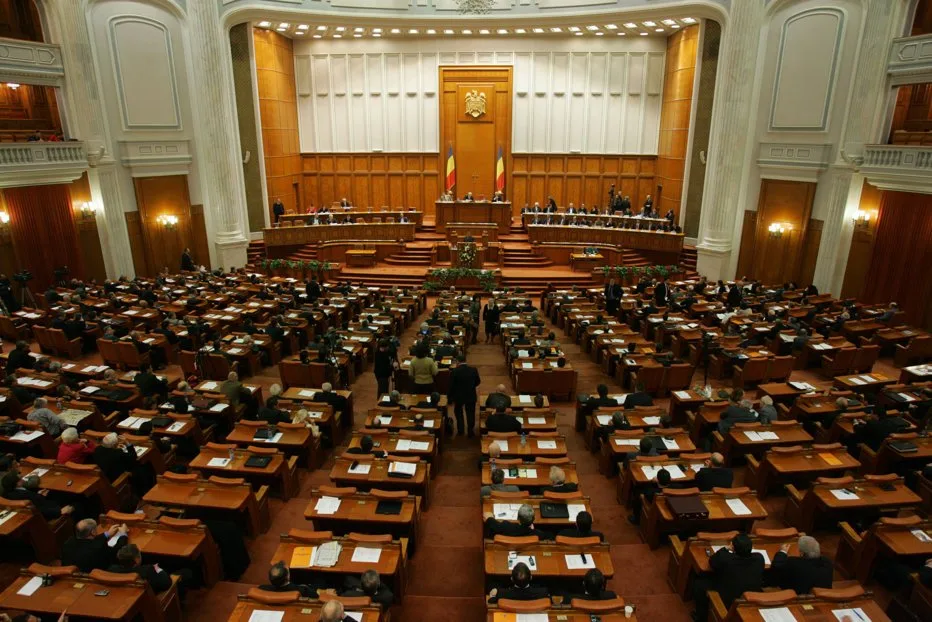 PARLAMENT - GUVERN