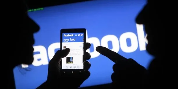 Facebook a implementat ştergerea datelor colectate de site-uri terţe