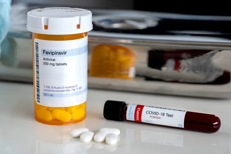 Pentru a răspunde nevoilor imediate în plin val patru al pandemiei, compania Terapia asigură accesul pacienților români la medicamentul antiviral FluGuard