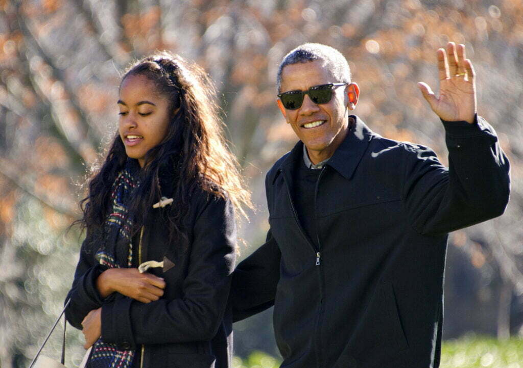 Obamas Return From Hawaii Vacation