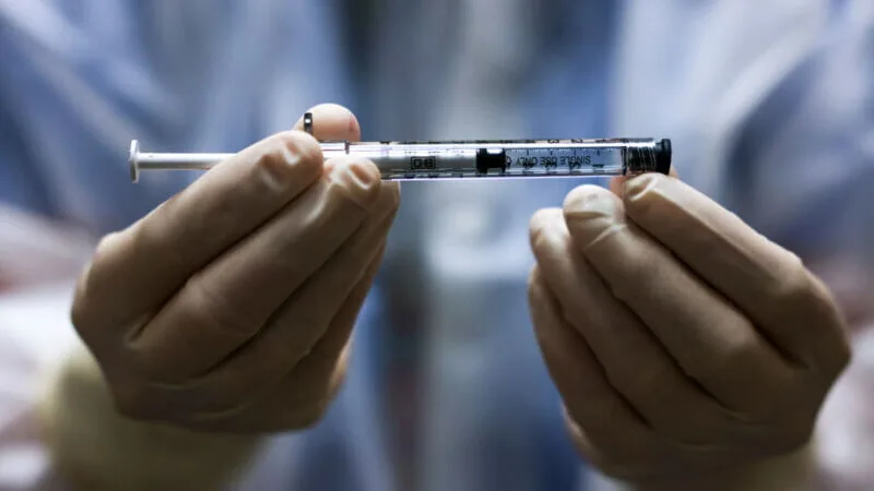 Cercetătorii din Olanda au inventat injecțiile fără ace și „practic nedureroase”