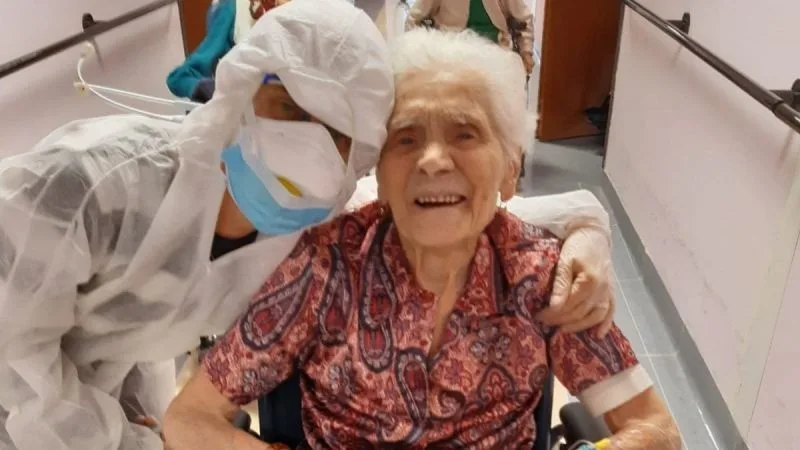 O femeie de 103 ani din nordul Italiei s-a vindecat de COVID-19