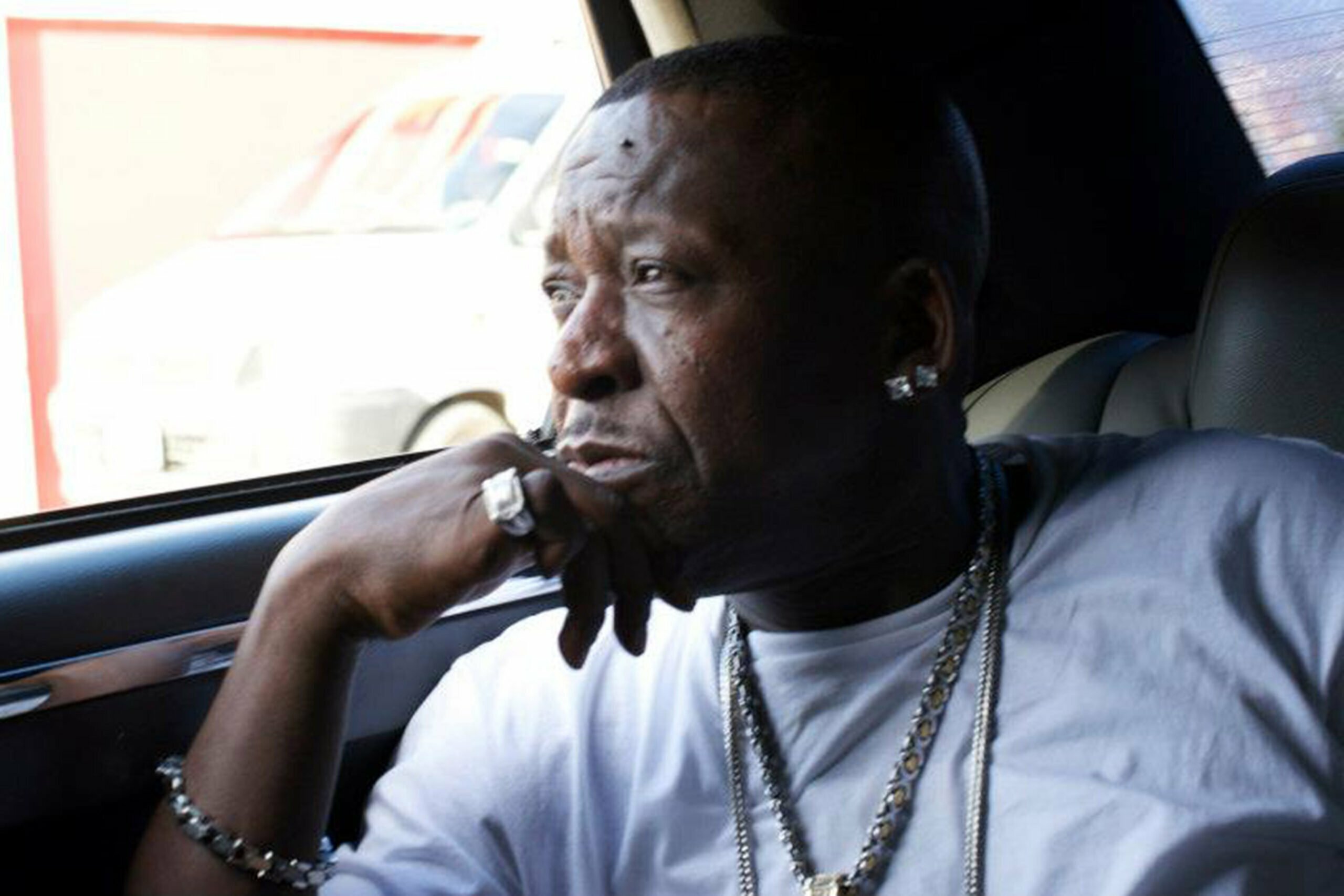 Actorul și interpretul de muzică reggae Louie Rankin a murit într-un accident rutier