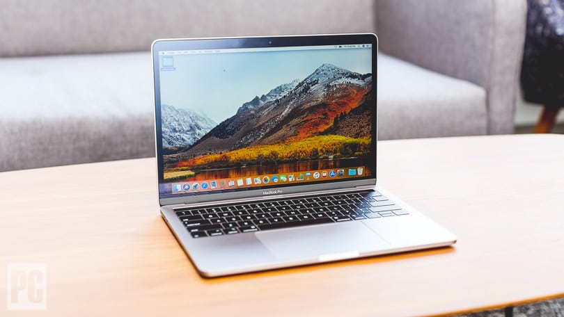 Apple lansează laptopuri MacBook alimentate de propriile cipuri de calcul