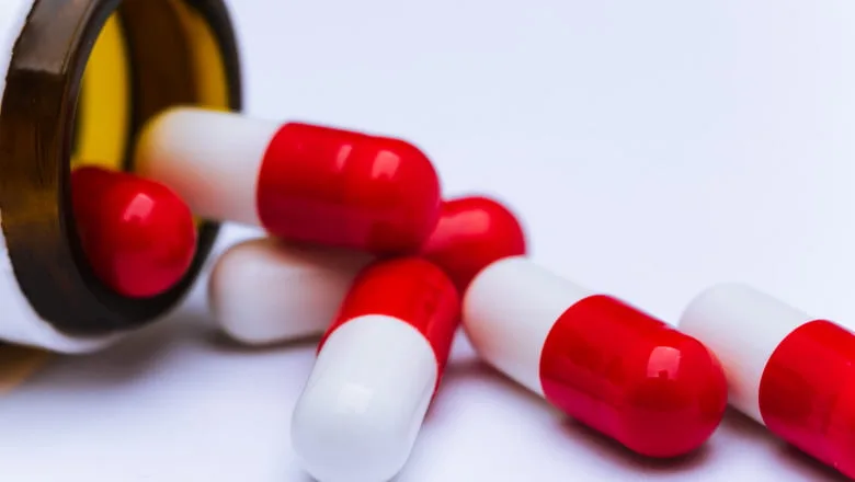 EMA analizează tratamentul anti-COVID-19 sub formă de pastile produs de Merck