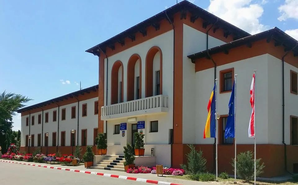 Percheziţii la Primăria Panciu într-un dosar de abuz în serviciu, fals în înscrisuri oficiale, uz de fals şi delapidare