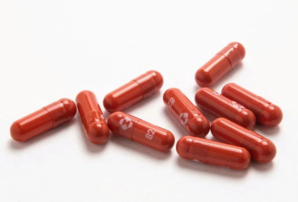 Dr Reddy va lansa un medicament generic Merck pentru COVID-19 la aproximativ 50 de cenți o pastilă