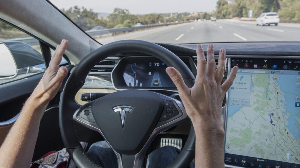 pilot-automat-tesla-e1484911257898
