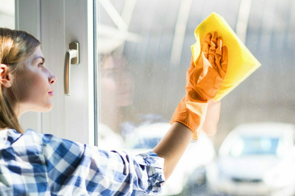 servicii curatenie Bucuresti