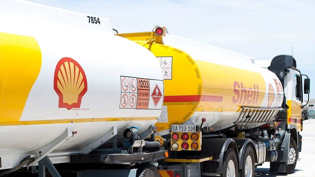 shell-fuel-tanker-in-a-depot