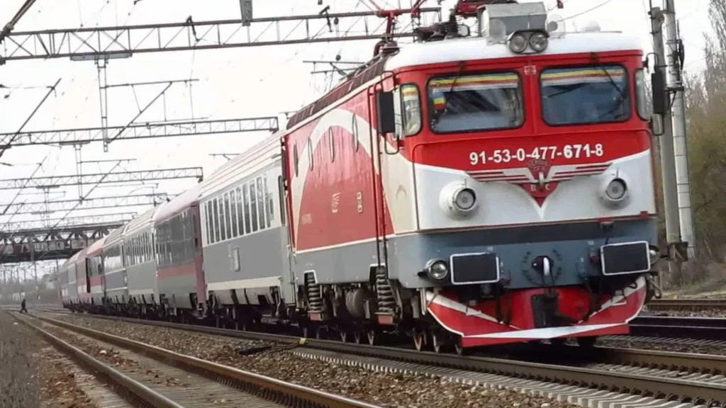 Timiş: Trafic feroviar blocat; locomotiva implicată în impactul cu maşina unor italieni trebuie schimbată