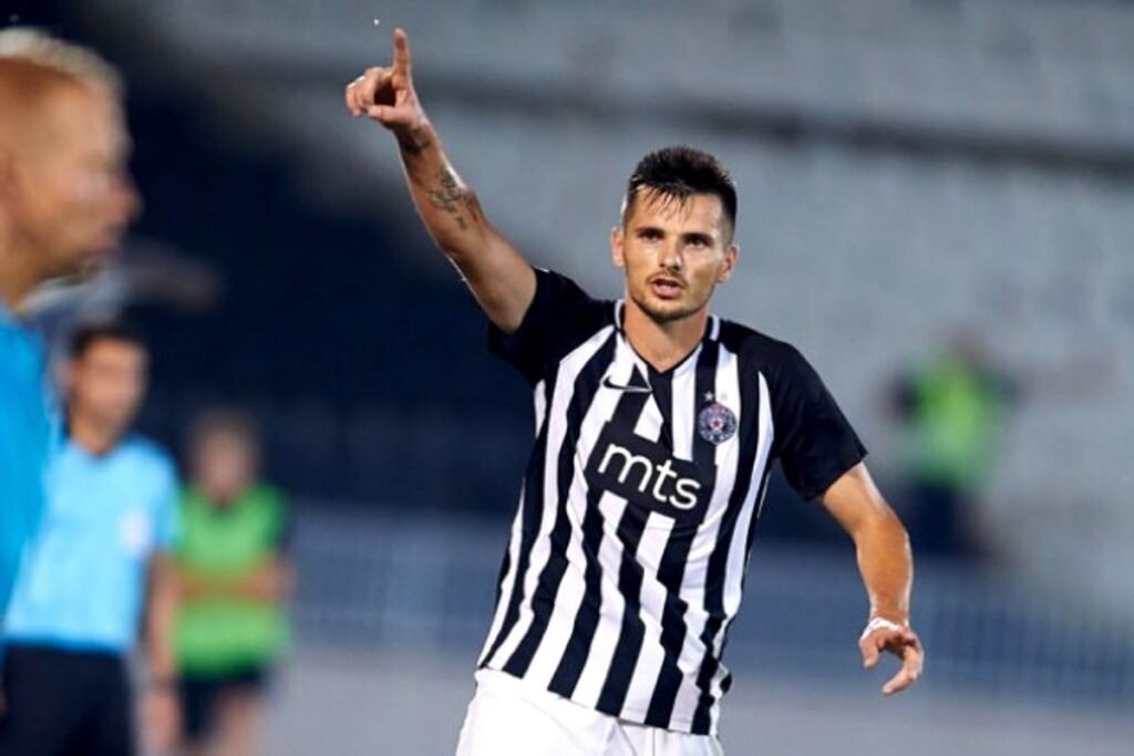 universitatea-craiova-aproape-de-transferul-lui-goran-zakaric-piturca-multumit-de-fostul-atacant-al-lui-partizan-exclusiv-3-1024x683