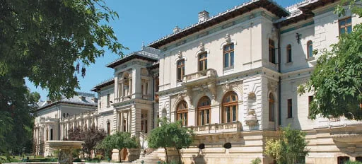 La Muzeul Naţional Cotroceni, are loc expoziţia „Casa Regală a României, păstrătoare şi promotoare a tradiţiilor româneşti”