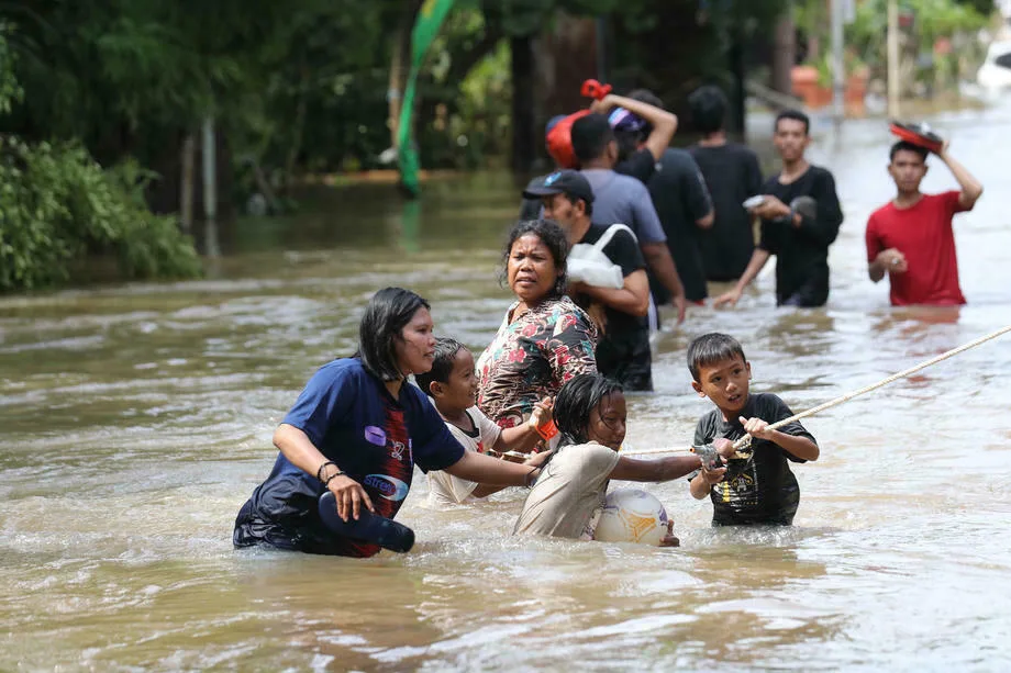 Cinci morţi în urma inundaţiilor de proporţii înregistrate în capitala Jakarta