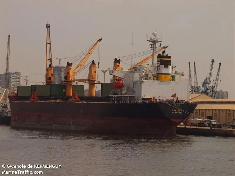 Din peste 40, trei marinari români aflaţi pe vapoare ce sunt în diferite şantiere din China au fost repatriaţi
