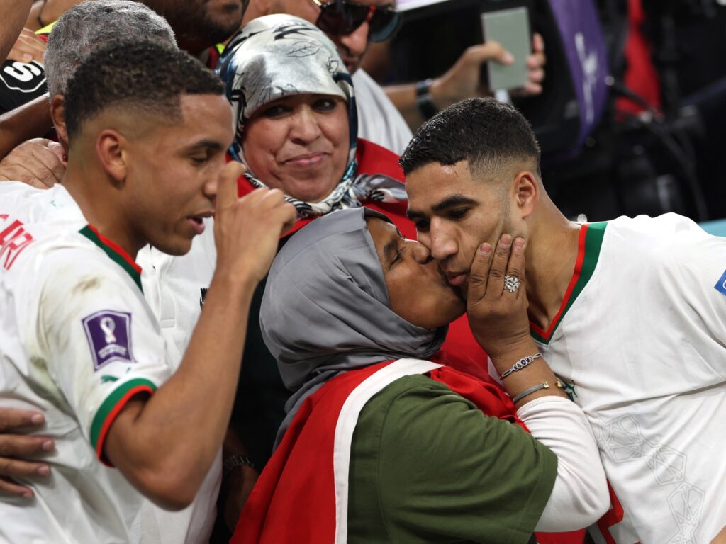Poțiune magică pentru Cupa Mondială din Maroc: mame, tați și