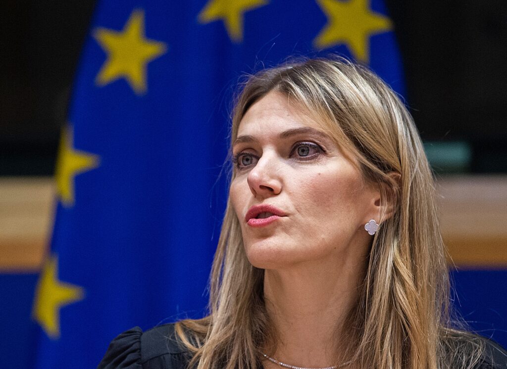 Parlamentul European demite vicepreședintele din cauza anchetei de corupție |