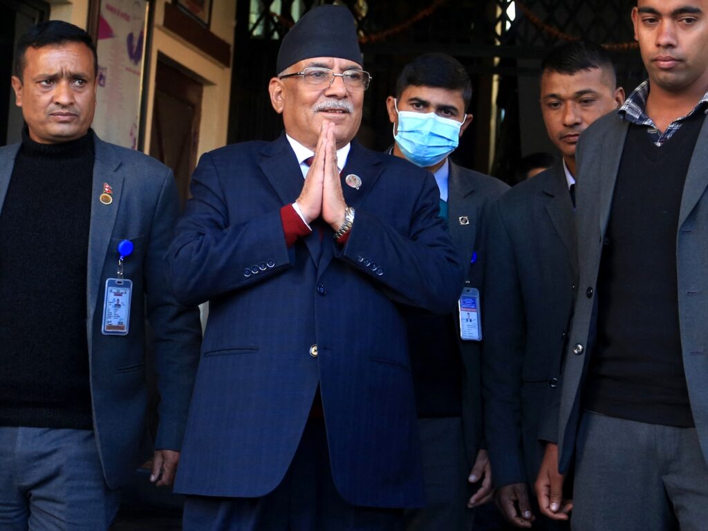 Fostul lider rebel maoist Prachanda devine prim-ministru al Nepalului pentru