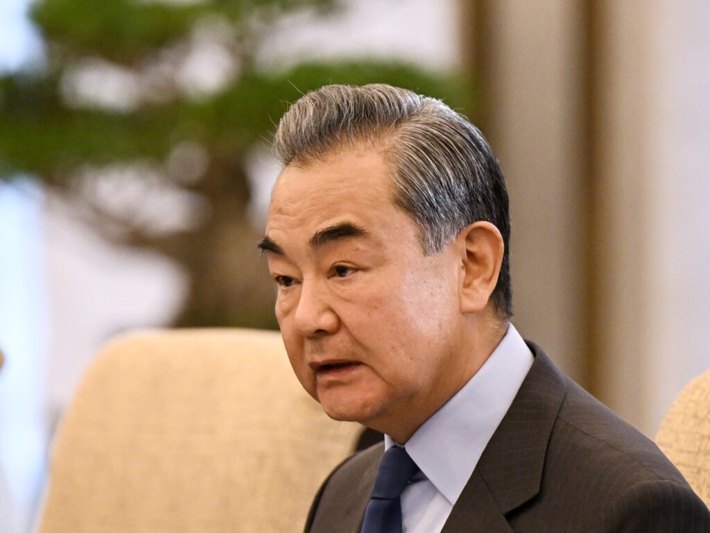 Ministrul chinez de externe avertizează SUA să nu treacă „linia