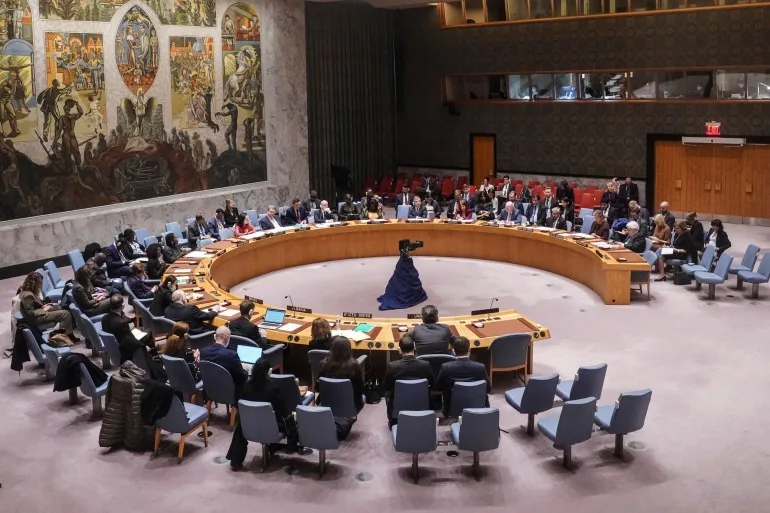 O privire asupra Consiliului de Securitate al Națiunilor Unite în timp ce diplomații din 15 țări membre discută situația umanitară din Ucraina