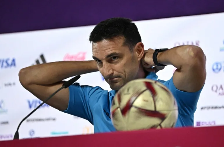 Antrenorul principal al Argentinei Lionel Scaloni participă la o conferință de presă la Centrul Media principal, Doha, Qatar.
