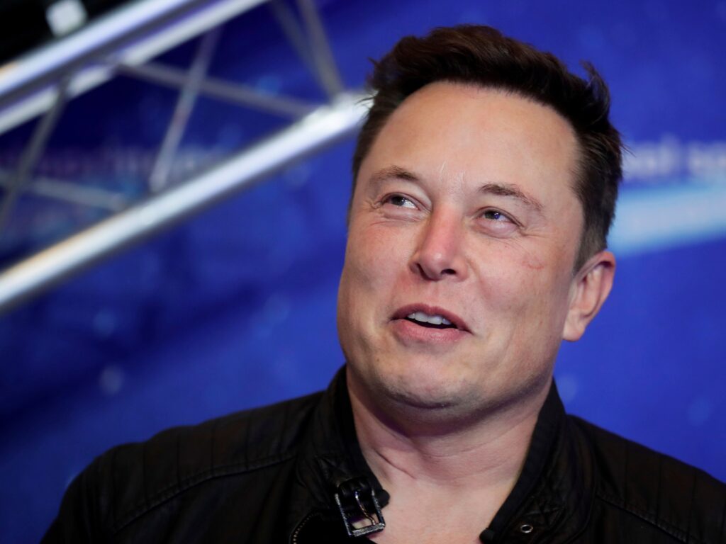 Musk spune să demisioneze din funcția de CEO al Twitter