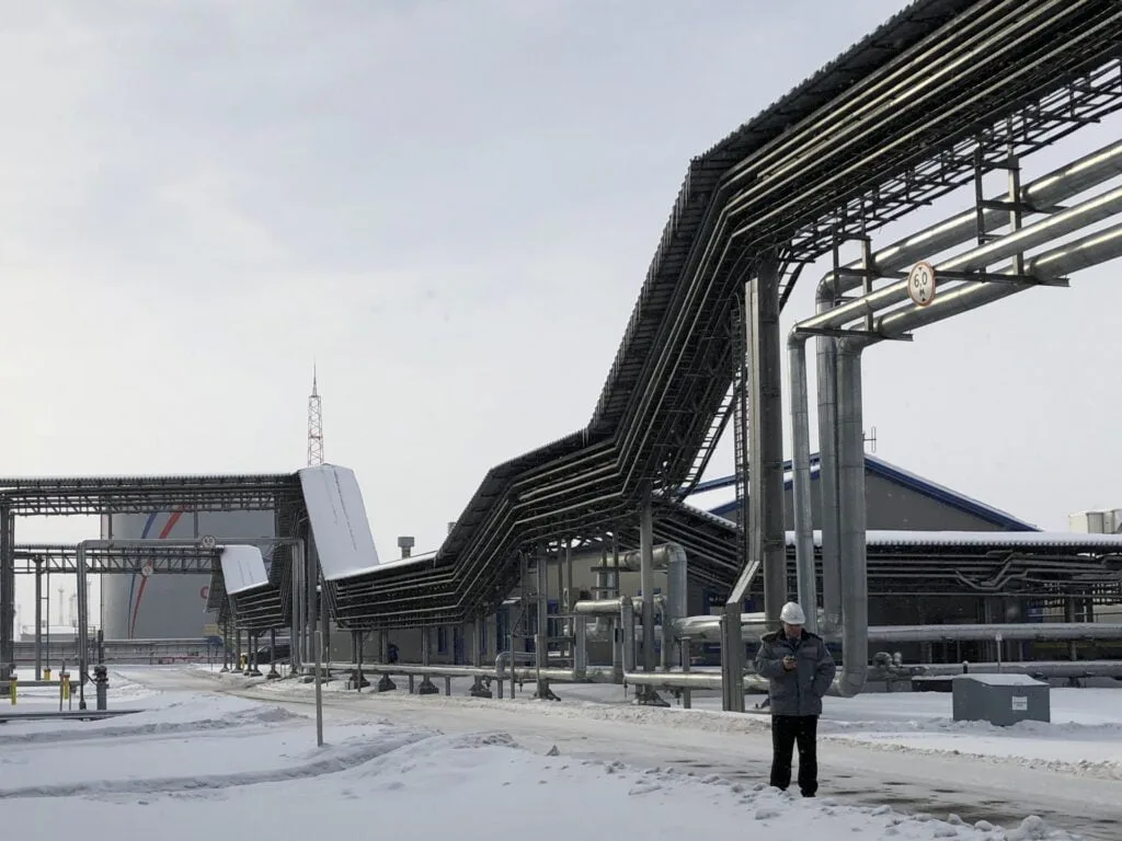 Rusia interzice vânzările de petrol către națiuni, companiile respectă limita
