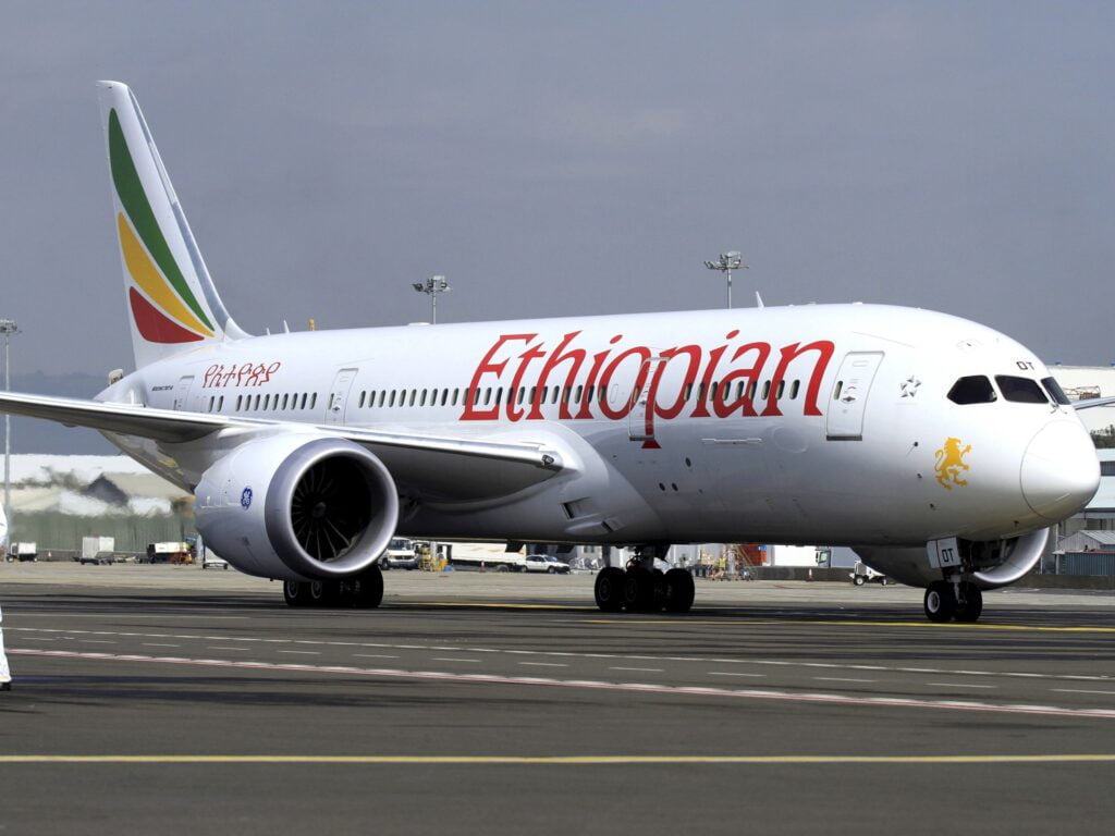 Lacrimile, rugăciunile în timp ce zborurile către regiunea Tigray din