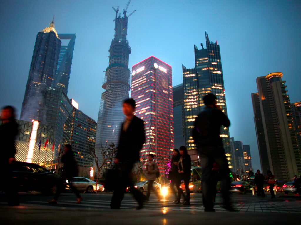 Comerțul cu amănuntul din China, producția industrială scad pe măsură