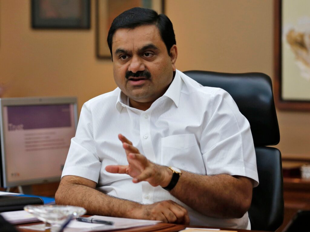 Miliardarul indian Adani este acum cel mai mare acționar al