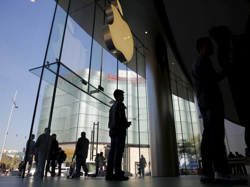 Apple caută dincolo de China pentru producție, pe măsură ce